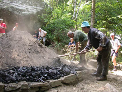  Image name: 32 Carbonai.jpg 
 width: 425 pixel 
 height: 319 pixel 
 Size: 48608 bytes 
 Click to enlarge 